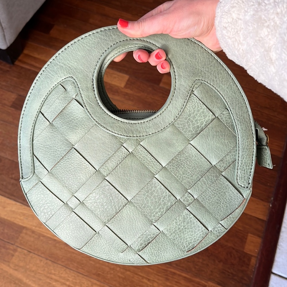 NWOT Anthropologie Summer Woven Circle Crossbody Bag